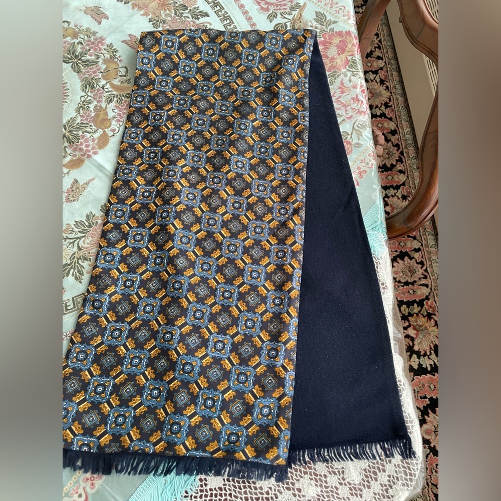 Vintage 60’s-70’s Men’s Silk & Wool Opera Tuxedo Ascot Scarf Blues & Gold 47x10